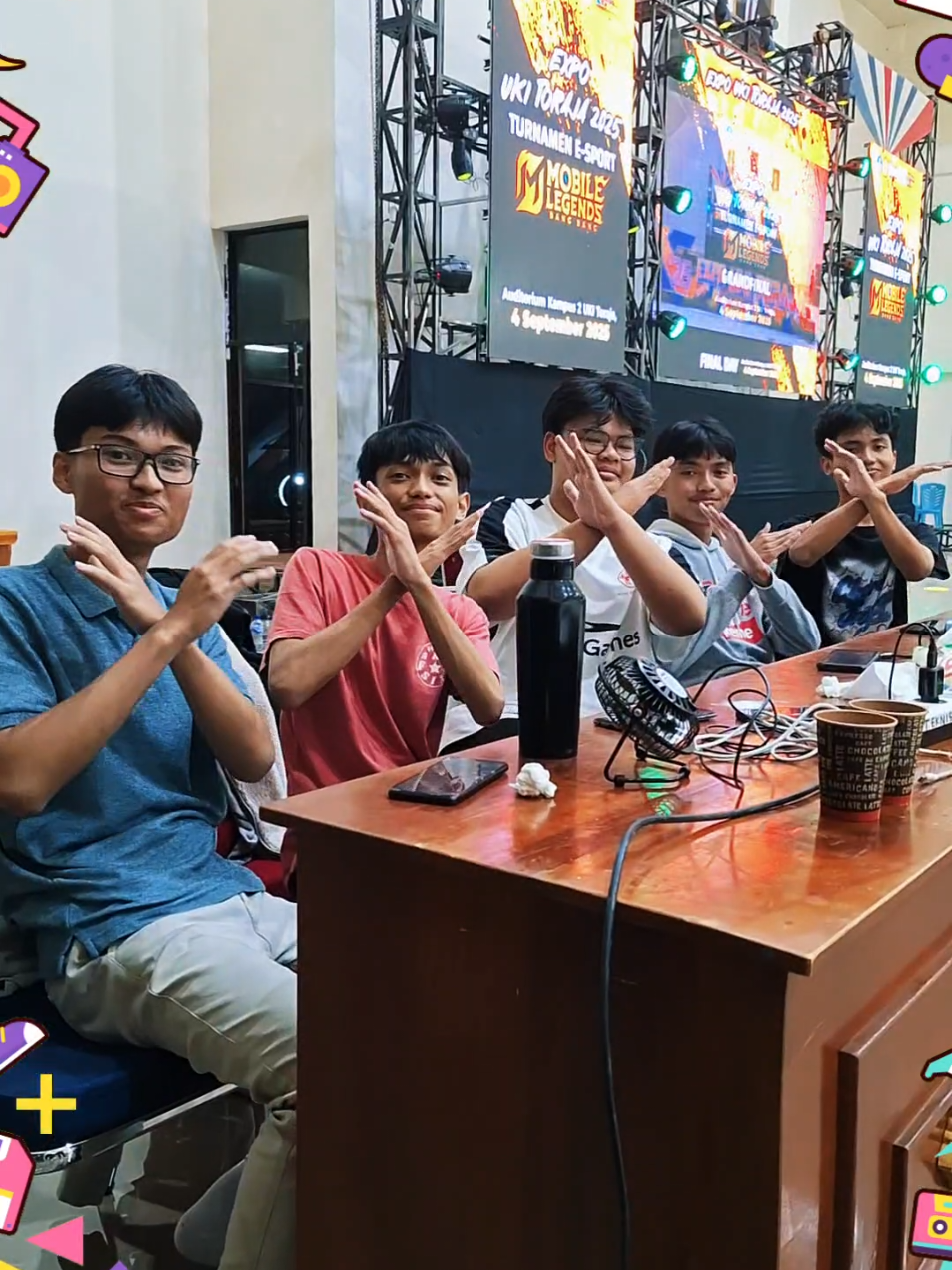 Selamat kepada para pemenang lomba E-sport MLBB! Juara 1 Tim Betrayal Juara 2 Tim Overpower Juara 3 Tim IndependentSteel ----- Satu hati, satu tekad, untuk UKI Toraja unggul! Update terus info terkini dan valid melalui akun resmi UKI Toraja: - Instagram, TikTok: @uki.toraja - Twitter: @uki_toraja - Facebook Page: Universitas Kristen Indonesia Toraja - Youtube: UKI Toraja Official ----- #ukitoraja #ayokuliahdiukitoraja #menjadiberkatbagisemua #expoukitoraja2025