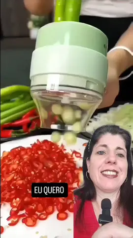 🥕✨ Cortador Elétrico de Legumes 4 em 1 ✨🔋 Sem fio, com carregamento USB e super prático para triturar, cortar e facilitar sua rotina na cozinha! 😍👌 Durável, rápido e indispensável para receitas do dia a dia. 👩‍🍳 👉 Comenta 