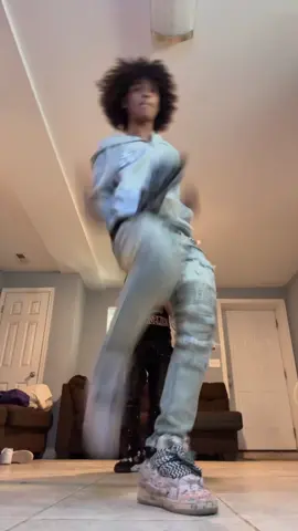 Sturdy #sturdydance #sturdy #sturdyvibes @The.xLOG 