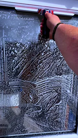 Satisfying clean 🧼  #fyp #viralvideos #videoviral #fyppp #windowcleaning 