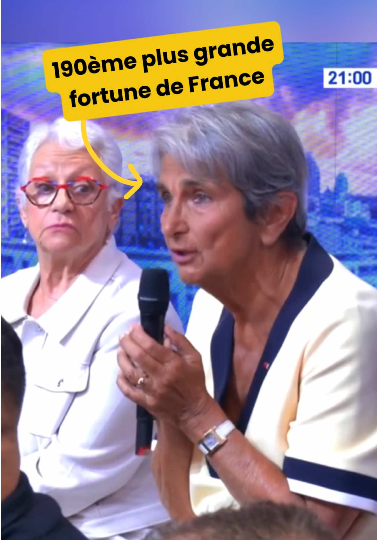 Une des plus grandes fortunes de France vous demande de vous serrer la ceinture. Voilà ce qu'il y a dans les têtes de ceux qui négocient le budget à cette heure, et dans celles des ultra-riches gavés de cadeaux fiscaux. Qu'ils s'en aillent tous.  