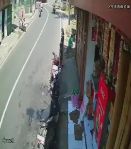 CCTV lakalantas depan SDN 03 belik/ depan masjid barat pasar belik kabupaten pemalang..  harap berhati hati dalam berkendara saudara 🙏 #lakalantasbelikpemalang 
