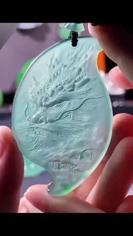 文化之魂，传承不息 龙作为中华民族的图腾，象征力量，智慧，吉祥#天然缅甸翡翠A貨 #翡翠玉石魅力 #全球发货 #翡翠源头批发市场走播 