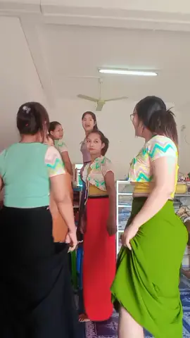 #fpyシ #foryoupage❤️❤️ #fypppppppppppppp #မင်းတို့idolဖစ်ချင်လို့🤭💖 #မြင်ပါများပီးချစ်ကျွမ်းဝင်အောင်လို့🤒🖤 