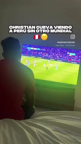 Esta imagen de Cueva viendo por TV a la Selección Peruana..Y SIN MUNDIAL… #seleccionperuanadefutbol #cueva #sinmundial #perú #fyp 