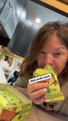 Mezcla pistachio Choco latte by MEZCLA puff crispy bar #Protein #lowcalorie #ProteinSnackSnacks #puffcrispybar 