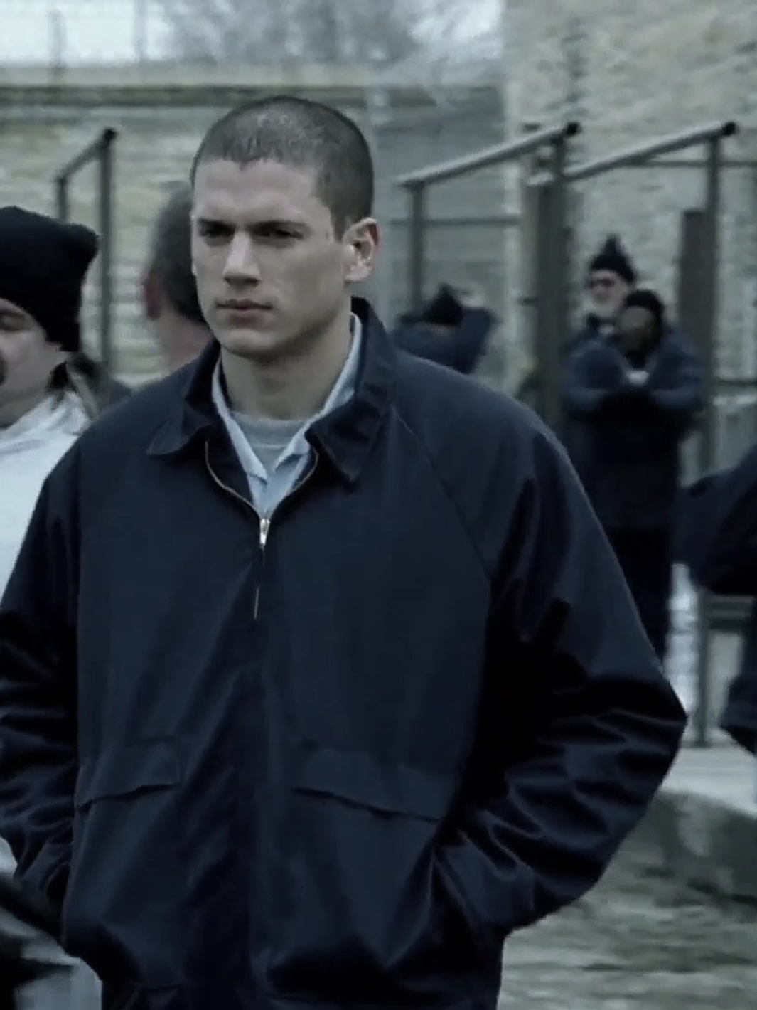شوية ماخوذة وحياتك يا حبيبي من الجميع. مايكل 🖤✨ #Prison #PrisonBreak #fyp #viral #مايكل_سكوفيلد 