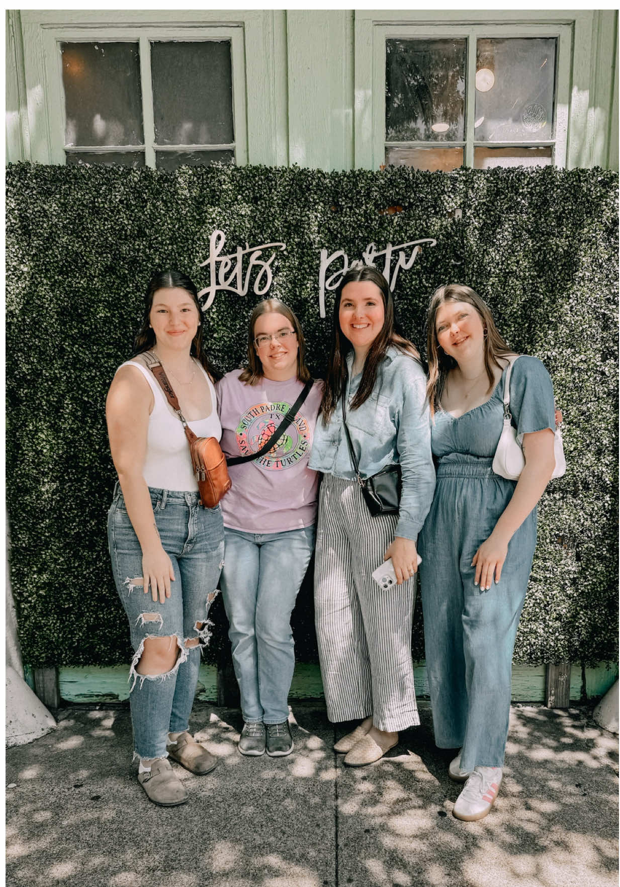 our new episode is live, with some fun special guests!  this was so much fun! thank you to our cousins for joining us and being our first guests on the pod 📖💕🎙️ . . . #BookTok #bookish #bookworm #bookclub #books 