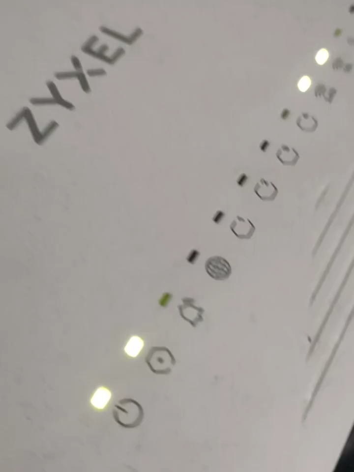 🚨 VERO INTERNET SEGUE COM SERVIÇO PRECÁRIO! 🚨 📅 Hoje, 05/09/2025, em plena sexta-feira de trabalho, durante uma importante reunião online com um cliente, o @adilsonsantosreporter ficou mais uma vez sem internet. 😡 ➡️ Ontem também houve falhas, mostrando que o problema não é pontual, mas constante. 💢 Pagamos caro por um pacote que promete qualidade, mas o que recebemos é instabilidade, frustração e prejuízo profissional. 📞 Para piorar, temos enviado mensagens ao responsável da loja, Daniel, que não retorna, não atende ligações e não providencia o contato com a assessoria de imprensa da empresa. ⚠️ Até quando vamos depender de um serviço tão precário da @verointernet? 👉 Hoje, sexta-feira, era para ser produtividade, mas novamente estamos na mão da operadora. #PoaComAcento #PoaSP #NoticiasDePoa #Jornalismo #press #VeroInternet #InternetCaiu #ServiçoPrecário #Indignação #Compartilhe