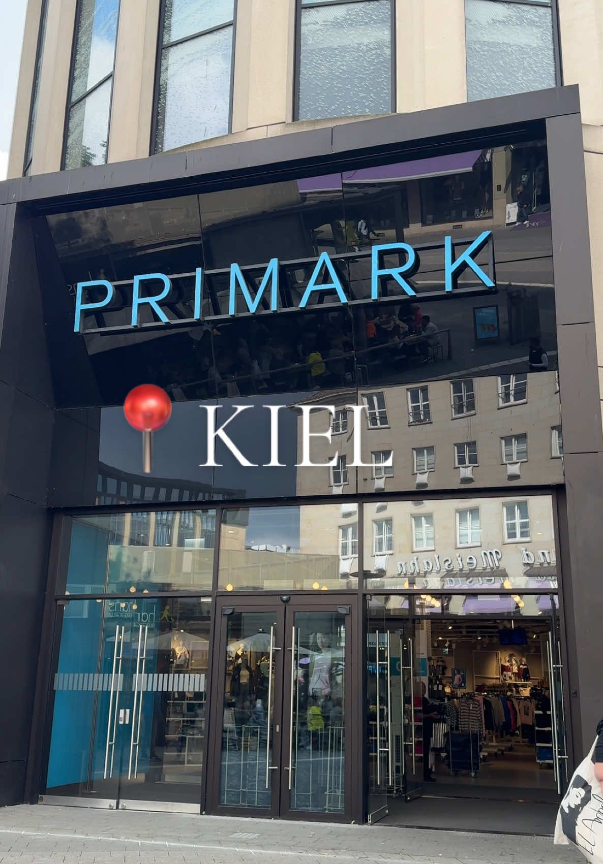 Häng med oss till PRIMARK 😍😍 #fördig #primark #foryouu #sverigetiktok #malmö @Primark 