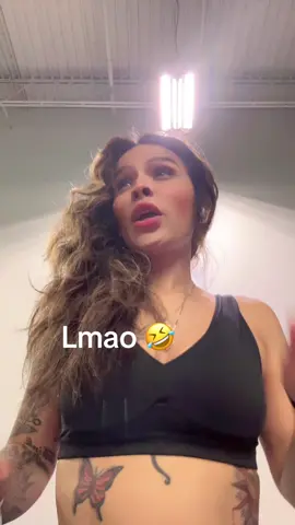 Soltera así que pura broma 😜 