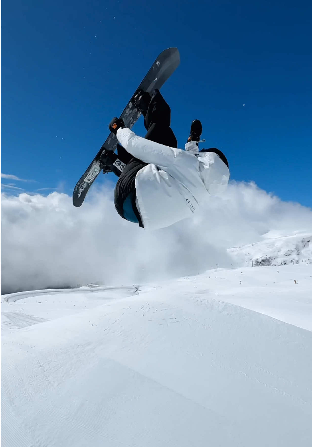 One above the clouds  #fy #fyp #snowboarding #snowboard 