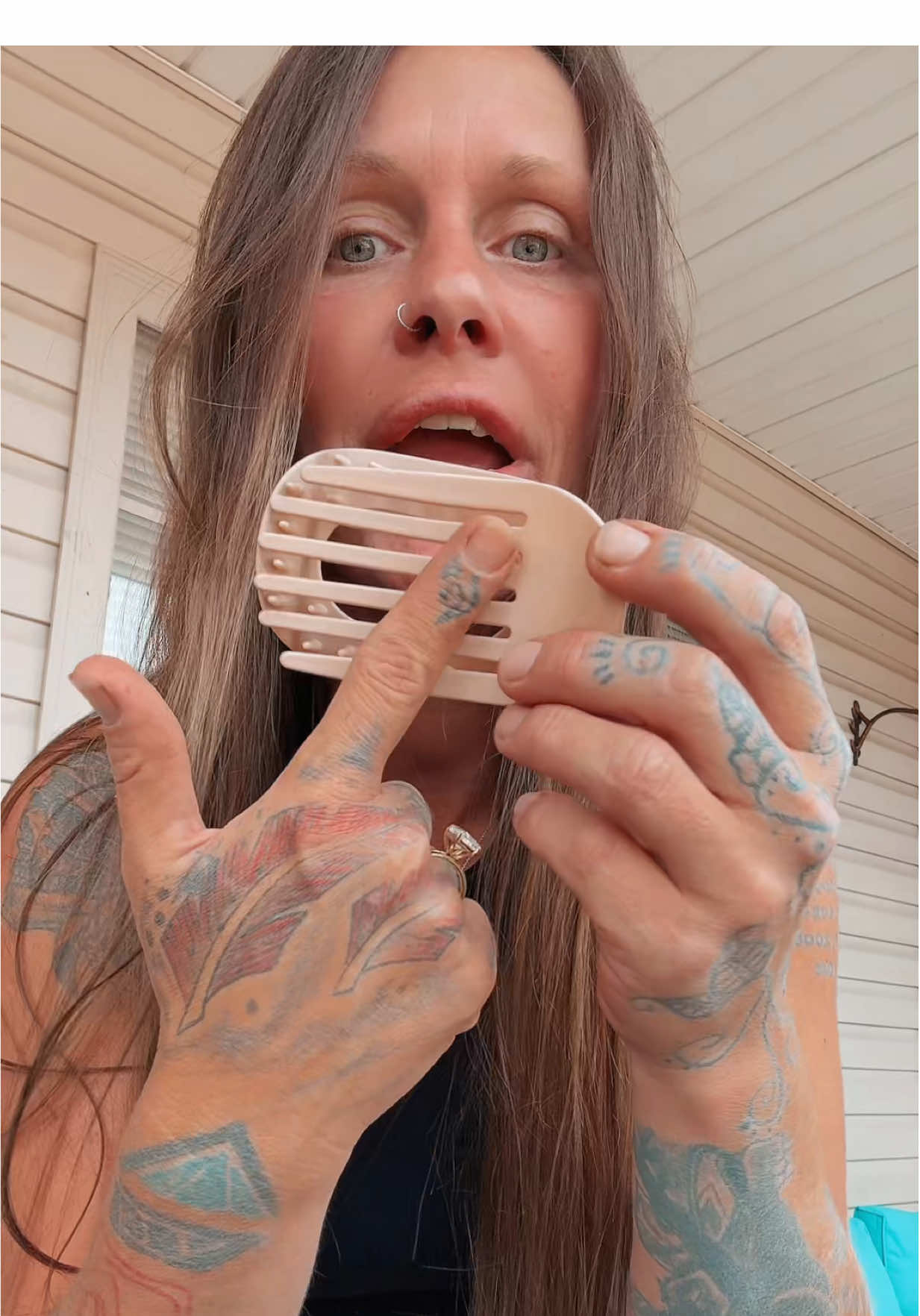 A much safer version of the claw clip and this holds my hair so much better!! #clawclips #hairaccessories #hairstyle #clawcliphairstyles #hairtok 
