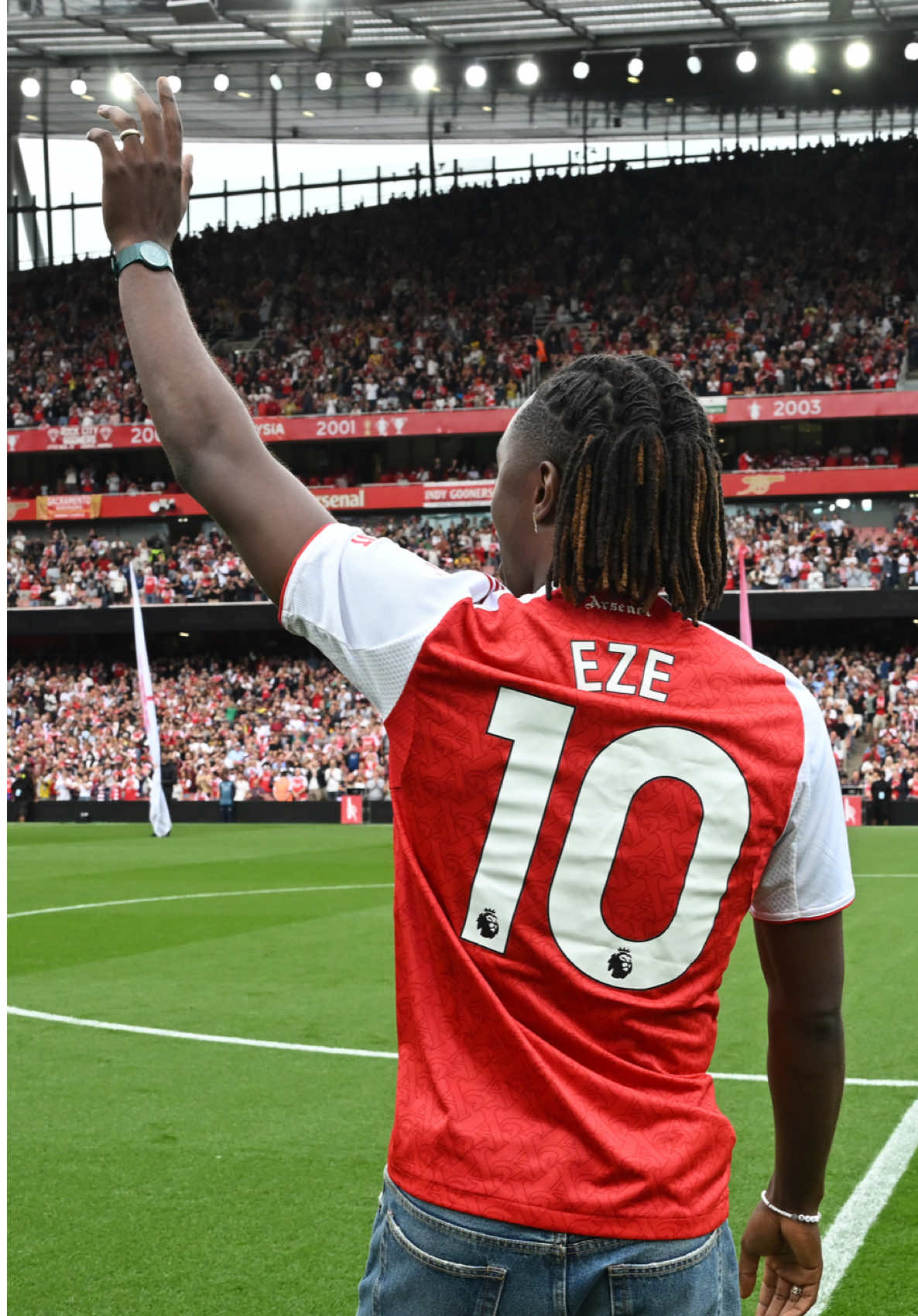 Welcoming home one of our own 🫶 #afc #arsenal #eze