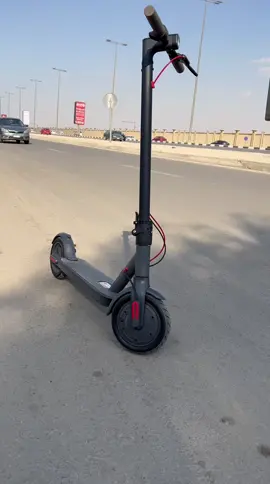 🚦🚗💨 الزحمة مأخرة حياتك؟! 😅 ولا يهمك 👌 جبتلك الحل السحري 🪄🛴 الاسكوتر الجديد من هيما شوب 🤩🔥 هيوصلّك في دقايق 🏃‍♂️💨 وتسيب العربيات تعاني وراك 😂😂 🛴 سرعته 25 كم/س 🚀 يعني أسرع من ابن الجيران اللي بيجري ورا الكورة ⚽😜 🛴 فيه 3 سرعات ⏱️ يعني تقدر تلعبها هادي 😎 أو توربو 🚀 حسب مزاجك 😂 🛴 بيتحمل لحد 100 كجم 🏋️‍♀️ حتى لو راكب ومعاك شنطة الكشري 🍲🤣 🛴 قابل للطي ✨ تاخده معاك الشغل 👔، الكلية 🎒، وحتى الفسحة 💃 🛴 موتور جامد 🔋⚡ وبطارية 36 فولت يعني مش هيسيبك في نص السكة 😅 🛴 إضاءات 💡 تنورلك الطريق في الليل 🌙✨ + جرس 🔔 عشان تقول 