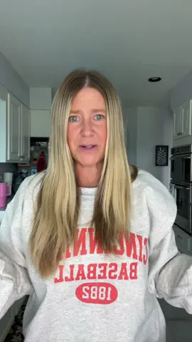 Jennifer Aniston hair care! #jenniferaniston #lolavie #dryshampoo #hairtok @LolaVie 