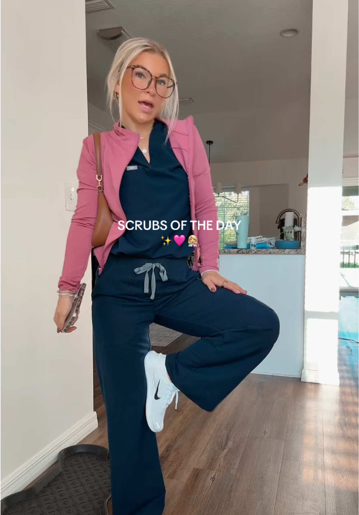 happy friday 🥳🥳 #scrubsoftheday #aestheticnurse #grwm #nursesoftiktok 