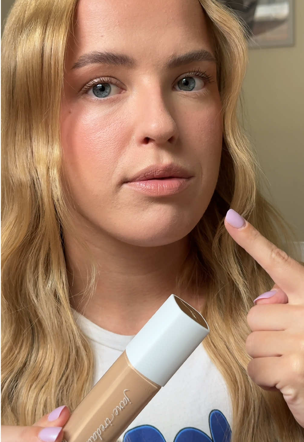 Only 1 pump of foundation should be enough for the entire face!!👀👀👀 #foundation #foundationhack #makeup101 #makeuptips 