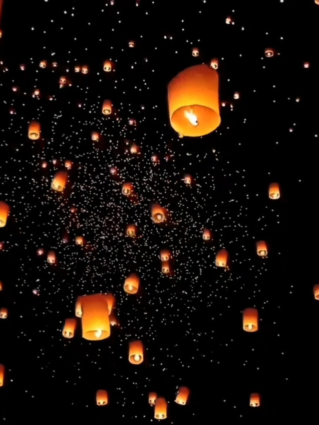 “Không phải ai cũng có thể suôn sẻ trên suốt hành trình, nhưng những người trong gian khó vẫn không bỏ cuộc, cuối cùng sẽ đón được ánh mặt trời thuộc về chính mình. Chúc cho những điều bạn mong đợi, cuối cùng đều sẽ như ý nguyện.” “不是每个人都能一路顺畅，但能在困难中不放弃的人，终会迎来属于自己的阳光。 ​愿你所期待的，最后都如你所愿。” ___________ ref: 微励志 vid: xhs #trichdanhay  #tiengtrung  #hoctiengtrung 