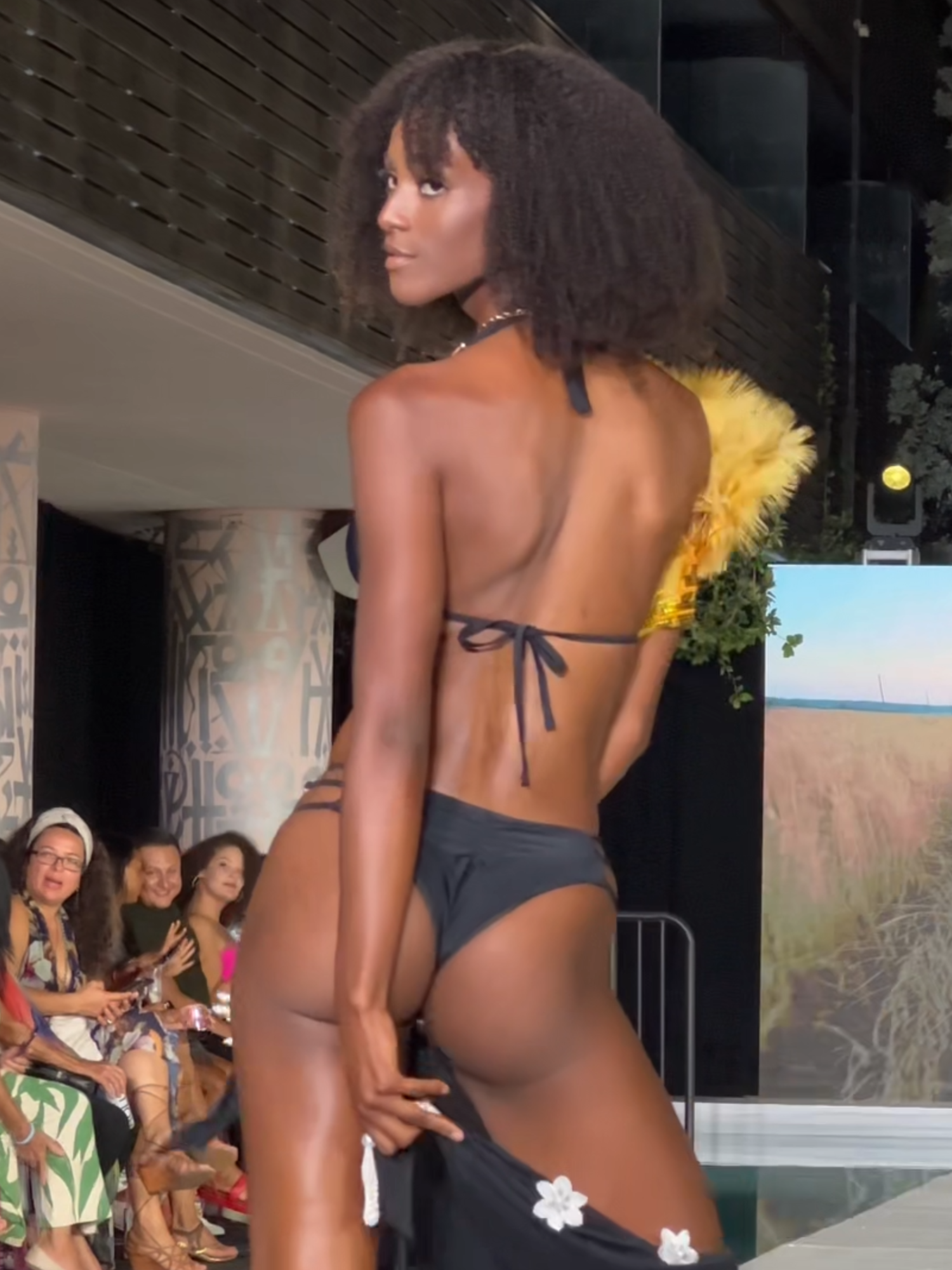 🚀💃 She didn’t walk, she launched runway power.#VaidaSwim #MiamiSwimWeek2025 #NextGenSwim #FashionInnovation #TechCouture