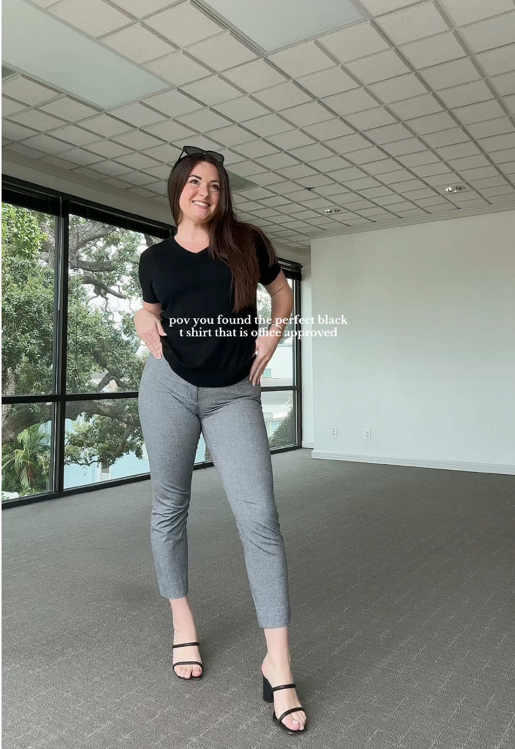 I NEED this top in every color! #businesscasual #OOTD #officeootd 