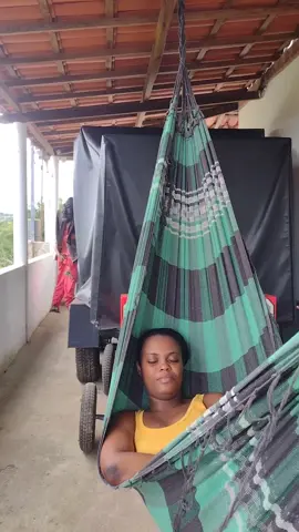 Que viagem a mulher pensou que o boneco era visagem de verdade 
