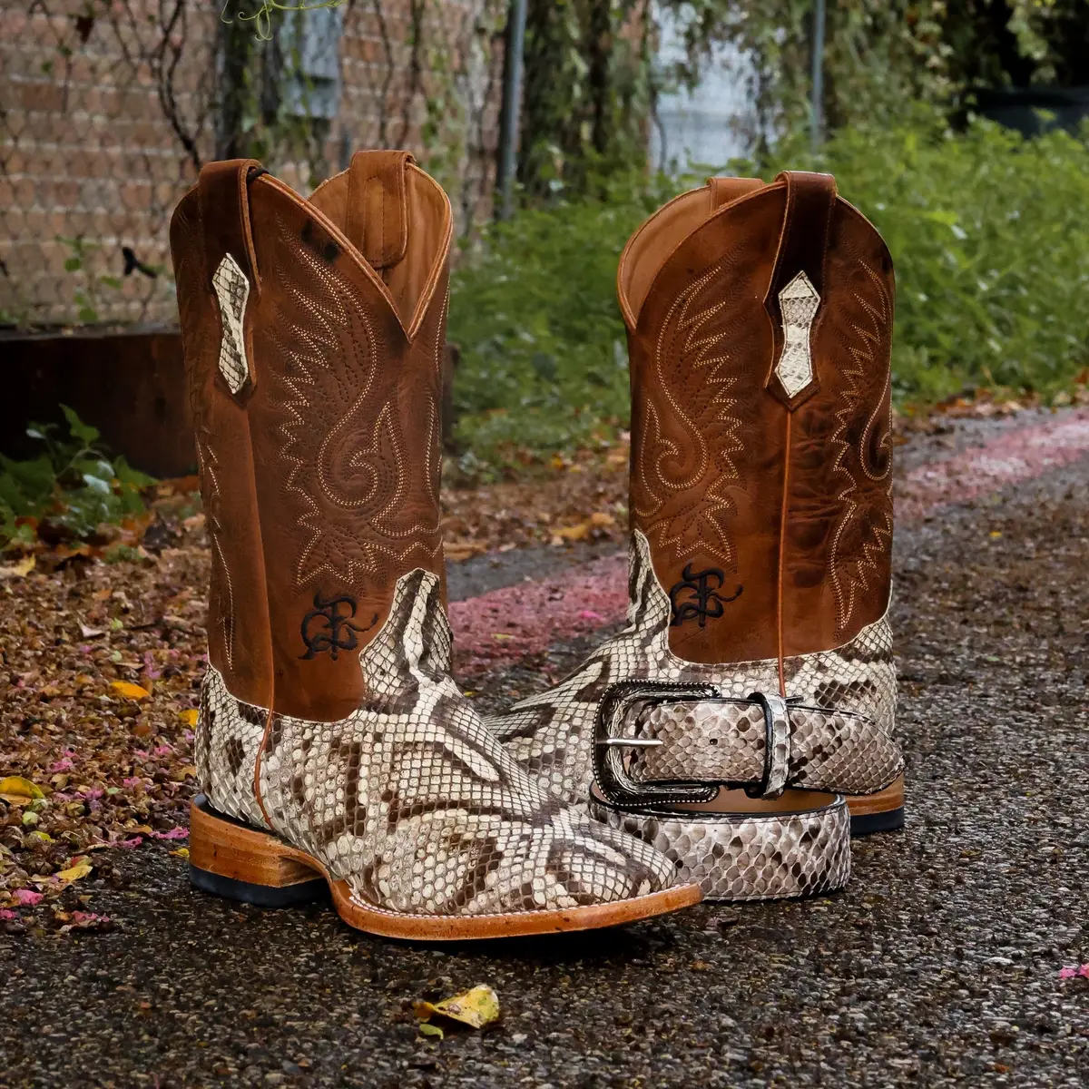 Texanos: Python Molurus Matte Natural Square Toe Boots . . Come check us out at 📍2054 Wirt Rd Houston, TX 77055 📍2835 Broadway St Houston, TX 77017 . www.larazawestern.com