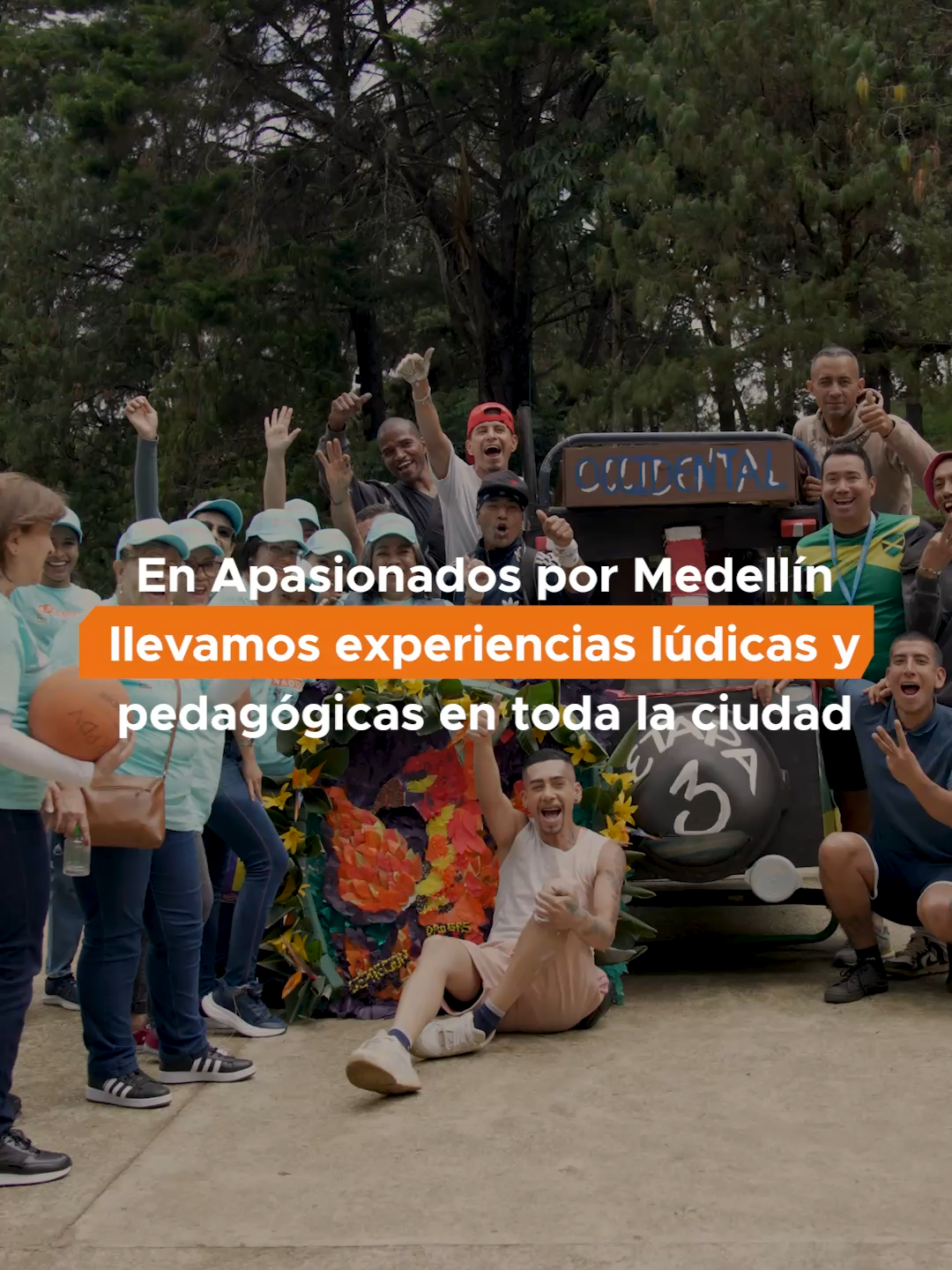 Cada acción voluntaria se hace con el corazón. 💙 Es de esta forma que transformamos realidades, dejamos aprendizajes, sonrisas y llenamos de sentido la vida de las personas que impactamos. ✨🙌🏼
