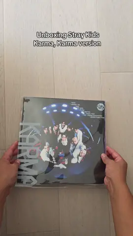 Unboxing Stray Kids 4th Album Karma 'KARMA VERS