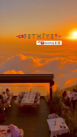 Ülkenin en güzel gün batımı 🌅 izleme noktası 😍 Gerçek olmayacak kadar güzel 🤩 Videoyu paylaştığın kişi seni buraya getirsin 💙 The most beautiful sunset I’ve ever seen was in Turkey 🇹🇷 Send the video to the person you want to go here with 📥 Burası📍 Muğla, Fethiye Babadağ 🌅 #muğla #fethiye #ölüdeniz