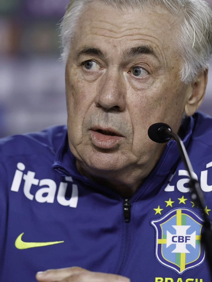 SENTIRAM O DEDO DO ITALIANO BOLADO AI?