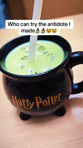 Who can try the antidote I made🧙‍♀️🧙‍♀️🥸🥸#magic #harrypotter #harrystyles #harrypottercup #cup 