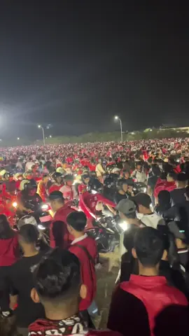 parkiran GBT wes kyo acara sebe #timnasday #timnasindonesia #gbt #surabaya #cb 