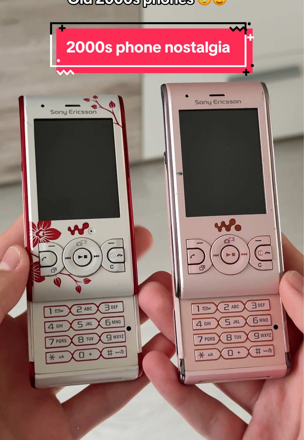 Pure 2000s phone nostalgia 🥹 #oldphone #oldphones #2000s #2000snostalgia #2000sthrowback 