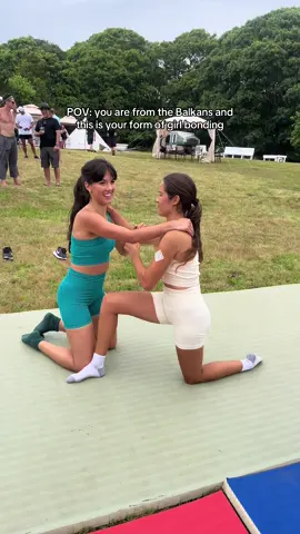 @wellnesswonderland self defense class comes in clutch 😅🤌🏻 #selfdefense #girls #montauk #newyork #wellnessevent 