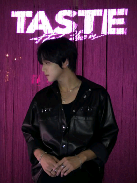 listening party haechan 'taste' album 🍷🍒 #haechan #해찬 #holo2025 #taste 