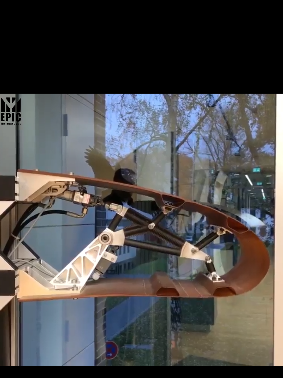 Flexible composite airfoil: a wing that can change its shape according to the angle of attack. ✅#AerospaceEngineering  #FlexibleWing  #CompositeMaterials  #Innovation  #Aerodynamics 