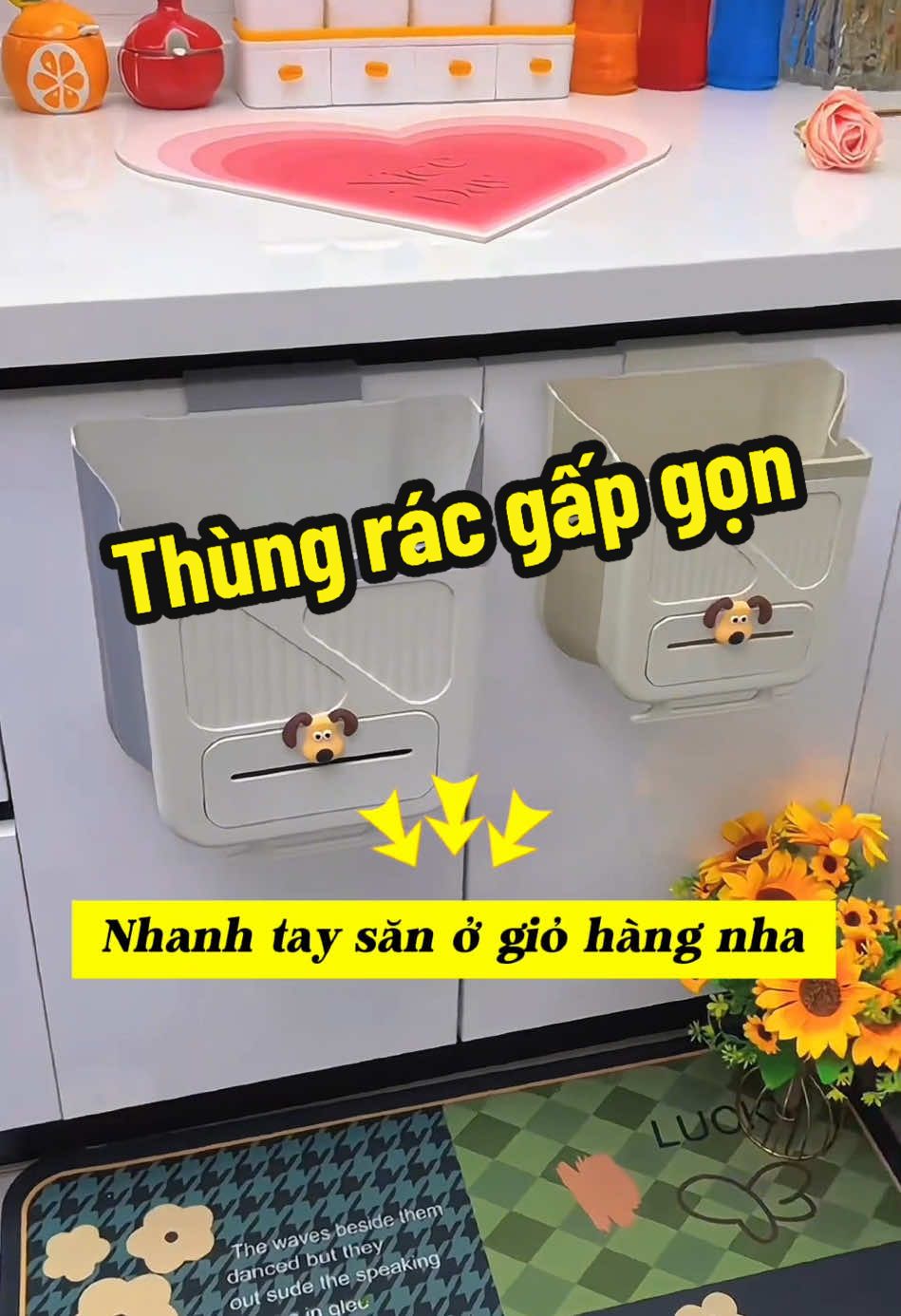 Thùng rác gấp gọn treo tủ bếp tiết kiệm không gian, thích lắm #giadungtienich 