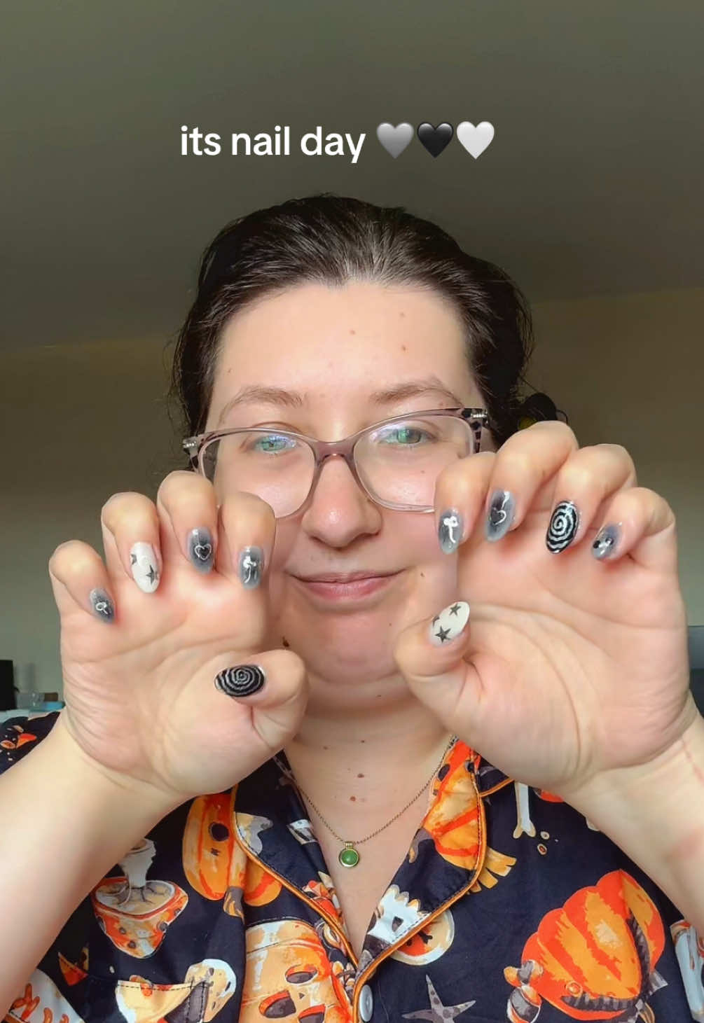 a new set has arrived 💅🏻✨ #nailsathome #nailart #gelnails #dippowdernails #nailtransition 