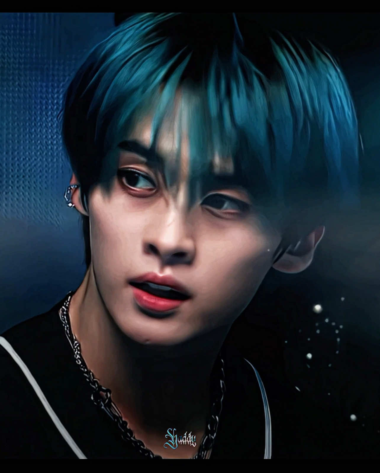 I edited this in the car💪🏻 ⊹ ⊹ #leeknow #leeminho #leeknowedit #straykids #straykidsedit 