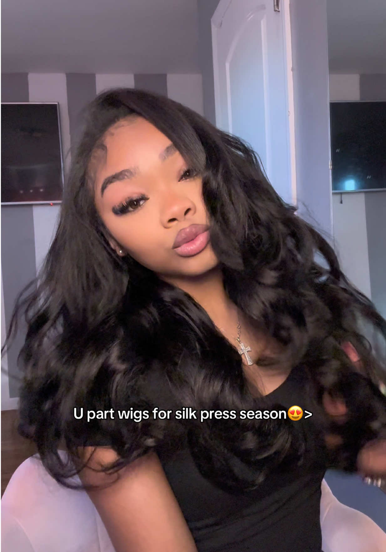 U part wig from @Recoolhairshop @Recoolhair 🌸  #recoolhair  #upartwig #gluelesswig #wiginstall #bombshellcurls 