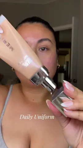 recent favorite for everyday such a beautiful flexible formula that's weightless and melts into the skin like butter!! It wears great all day just perfection 🤌🏻 @MERIT Beauty the uniform in shade 18 #tintedsunscreen#meritbeauty#cleanbeauty#minimalmakeup#BeautyTok  