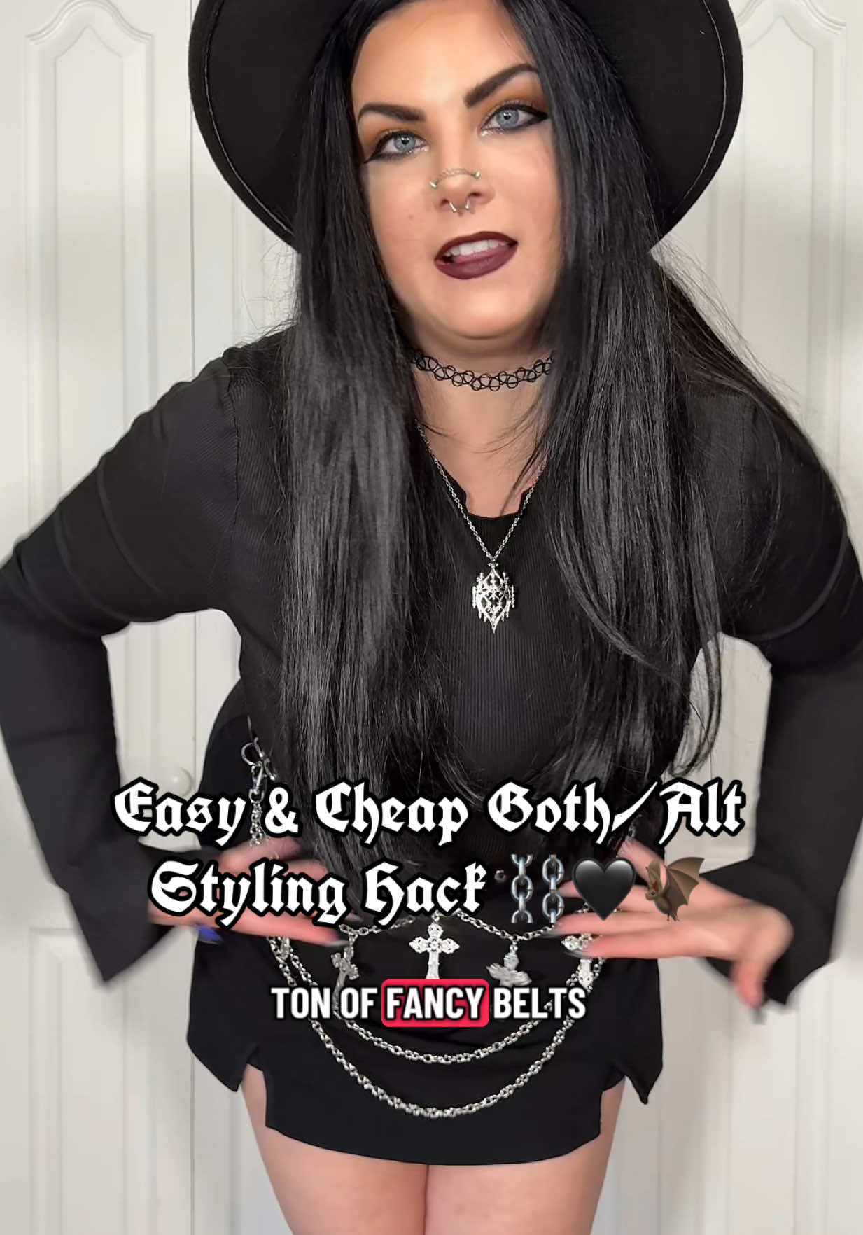 Super easy & affordable goth/alt styling tip: use pant chains to make your basic belts more interesting & use them as necklaces!  . . . #gothstyle #gothgirl #gothdiy #stylinghack #gothbelt 