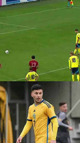 🥶Roony Bardghji vuelve a elegir la Panenka desde los once metros. 🔙Ya lo hizo en agosto ante el Atlètic Lleida y hoy repite con la Sub-21 de Suecia frente a Armenia (3-0, con gol y asistencia incluida). ¿Estilo o riesgo? 🤔