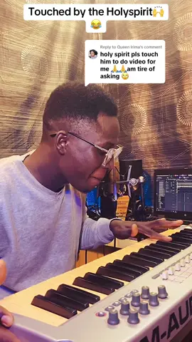 Replying to @Queen lrima #foryoupage #fyp #viral #samkeyz35 #Bassguitarpiano #hausa makossa @Samkeyz🎹4ever pls follow my backup account @samkeyz4ever 
