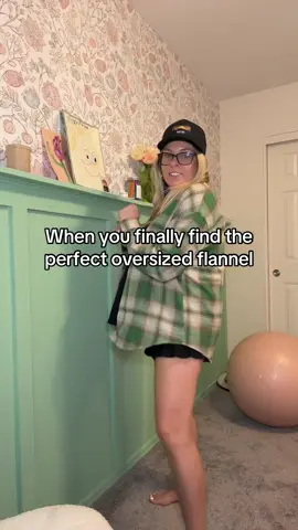Comes in so many colors and SELLING FAST! #flannelseason #flannel #flannels #falloutfits 