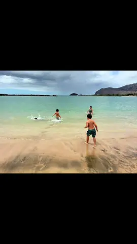 Our Keiki Enjoyed Being At Pokai Bay Yesterday. Our Ohana @Anuhealani Makakehau-Kahumoku, & Our Keiki Are Having The Time Of Their Lives. We Also Got To Meet @Soulbadtv, & His Wahine.