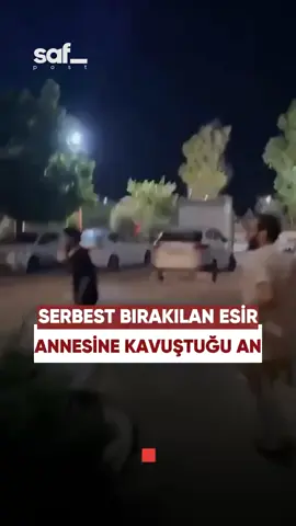 İşgal zindanlarında iki yıl süren idari tutukluluğun ardından serbest bırakılan Cemal Hüsam Abu Heyt, özgürlüğüne kavuşur kavuşmaz annesinin yanına koştu. O an, anne ve oğulun arasındaki derin sevgi ve hasreti gözler önüne serdi. Cemal, annesinin başını ve ayaklarını öperek, hem uzun ayrılığın acısını hem de kavuşmanın getirdiği mutluluğu yaşadı. Bu dokunaklı an, özgürlüğün ve ailenin değerini bir kez daha hatırlattı.