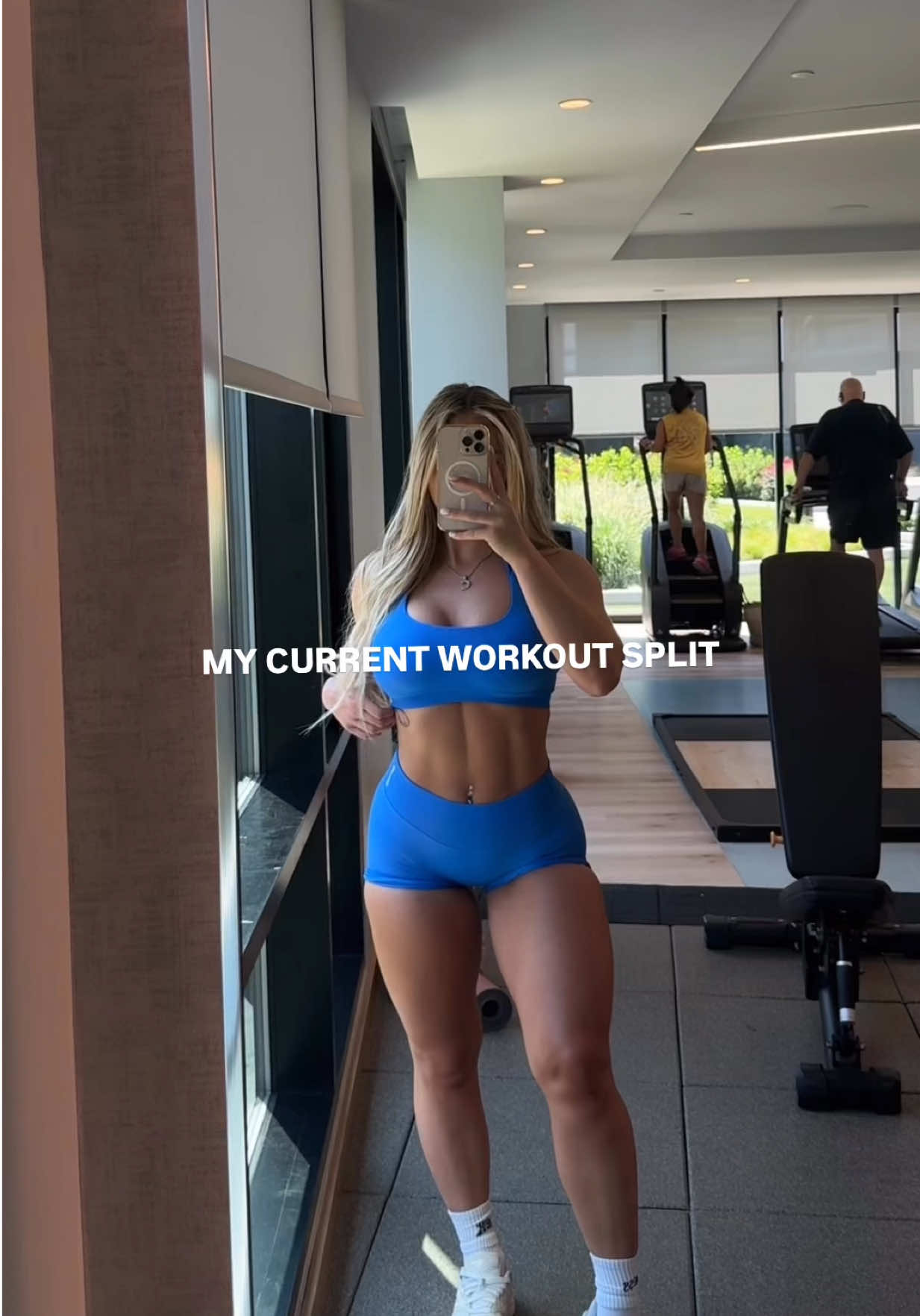 My current 6 day workout split🔥 Depending on your goals and where you are in your fitness journey all workout splits are different. I changed my workout split awhile ago to incorporate another lower body day to grow my glutes and found it to be super effective. Some weeks these days aren't back to back. I listen to my body and if I'm sore I take a rest day in between my workout split!