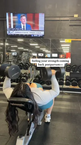 5 months PP✨ being a mom gave me superpowers and feeling stronger than ever!! #postpartumjorney #LanguageLearning #musclemami 